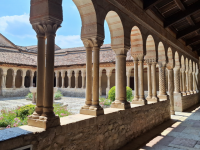 As comunidades não são empresas: a cultura gerencial extingue os carismas